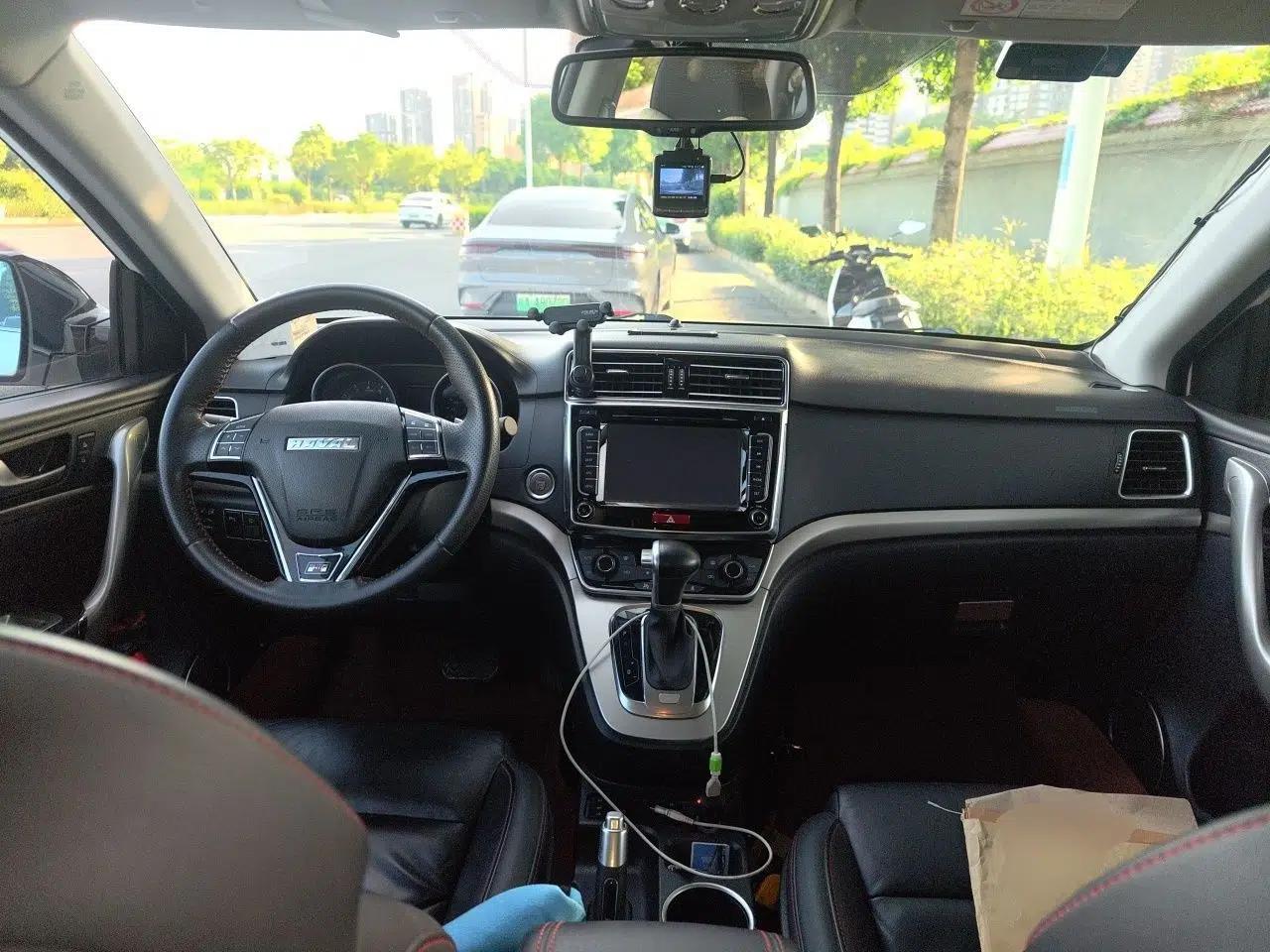 Haval H6 2015 Sport Edition 1.5T Automatic Two-Wheel Drive Luxury Model — миниатюра 9