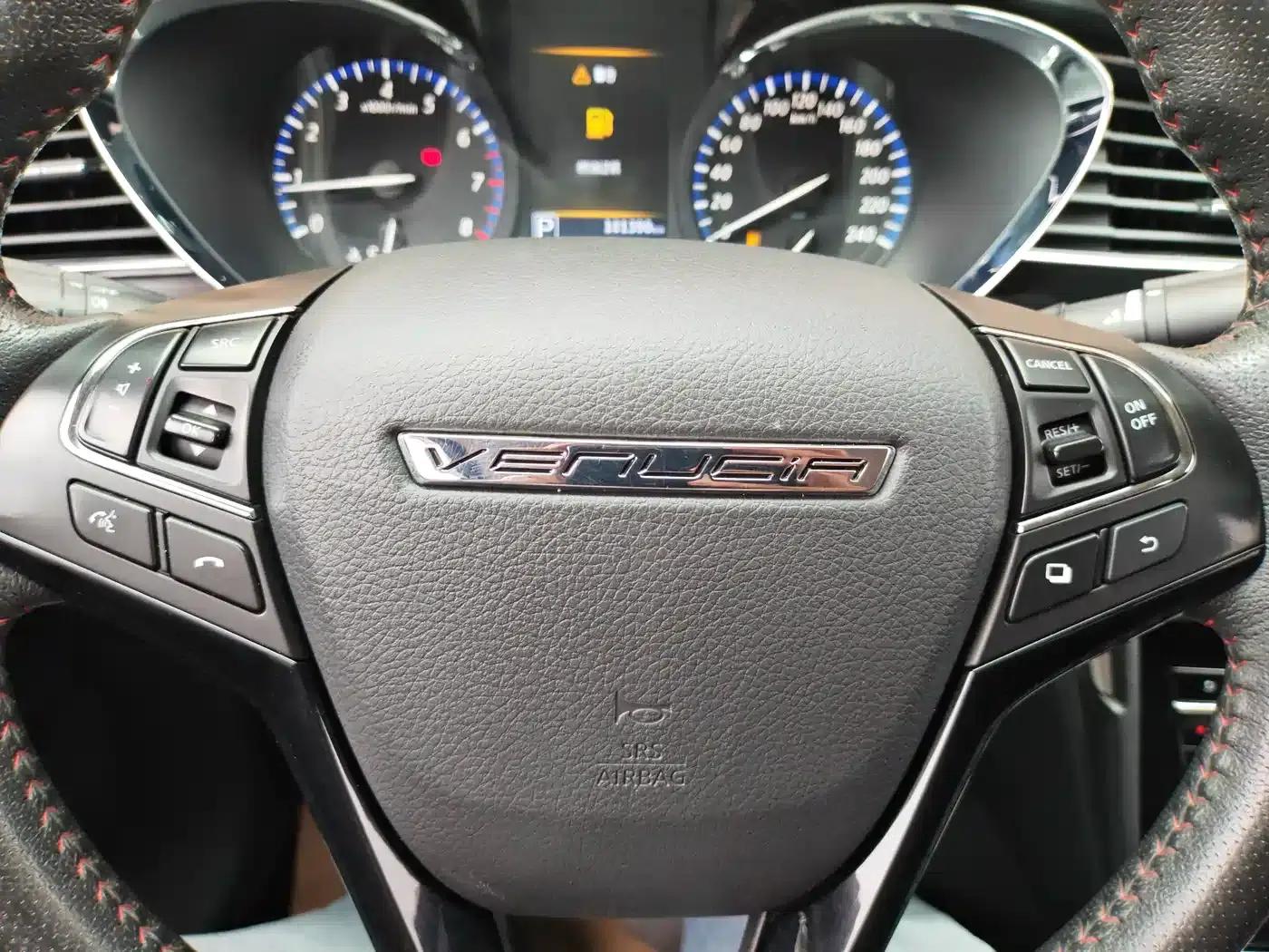 Venucia D60 2018 1.6L CVT Smart Luxury Edition — миниатюра 15