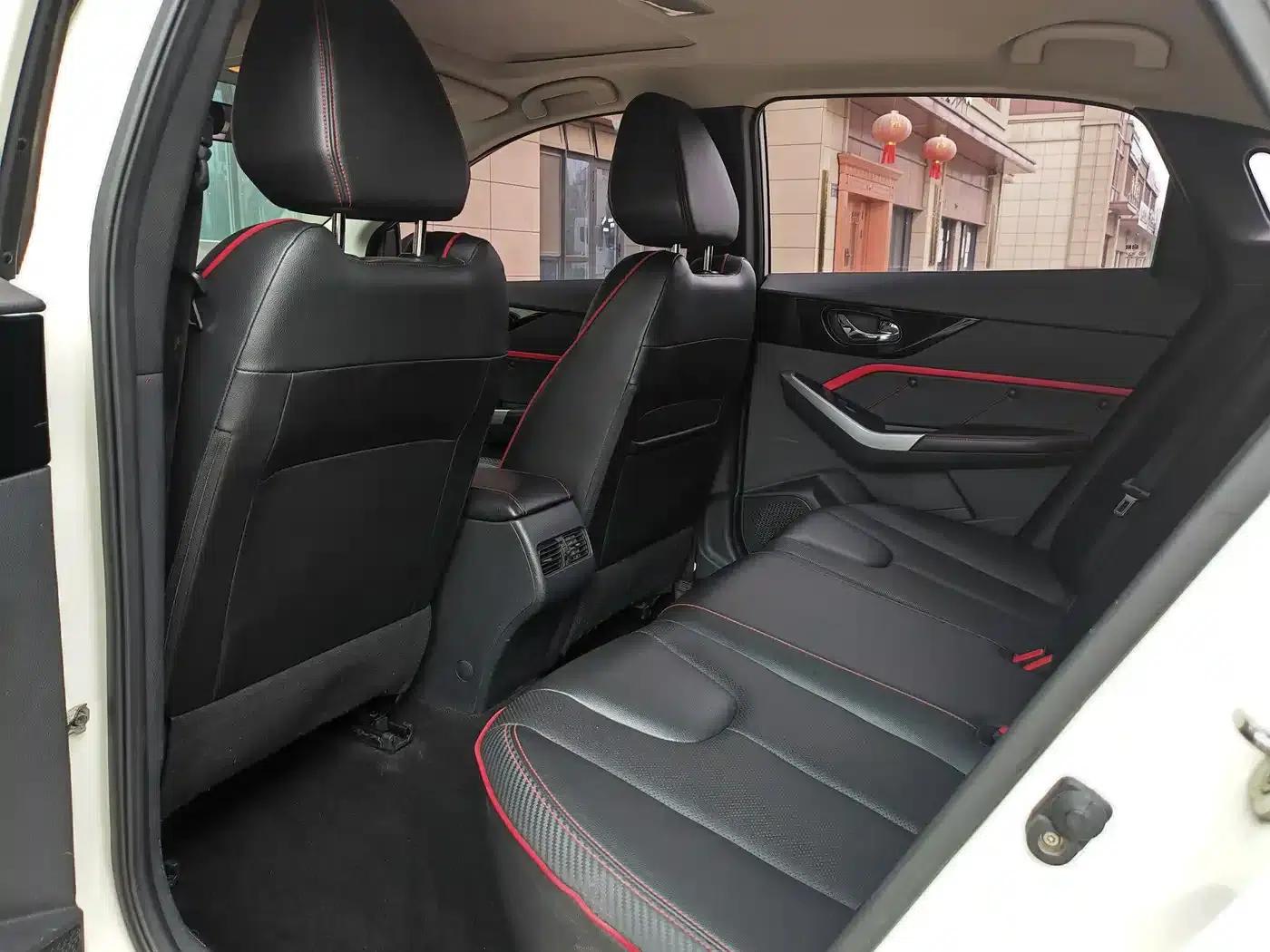 Venucia D60 2018 1.6L CVT Smart Luxury Edition — миниатюра 10