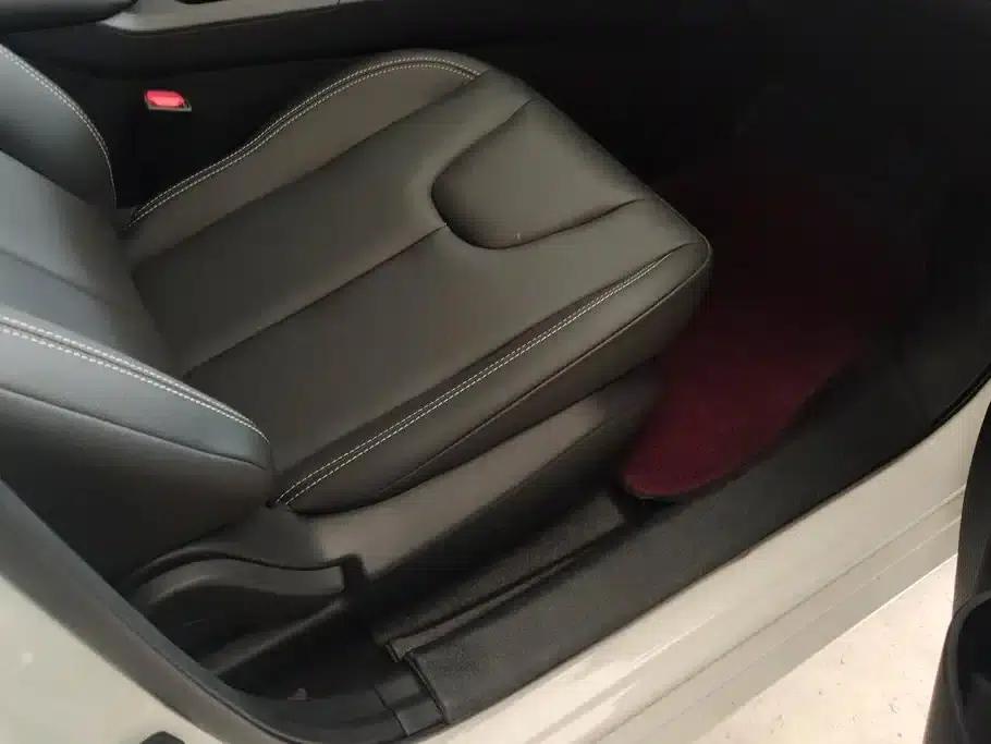 Venucia D60 2023 PLUS 1.6L XL CVT Elite Edition — миниатюра 8