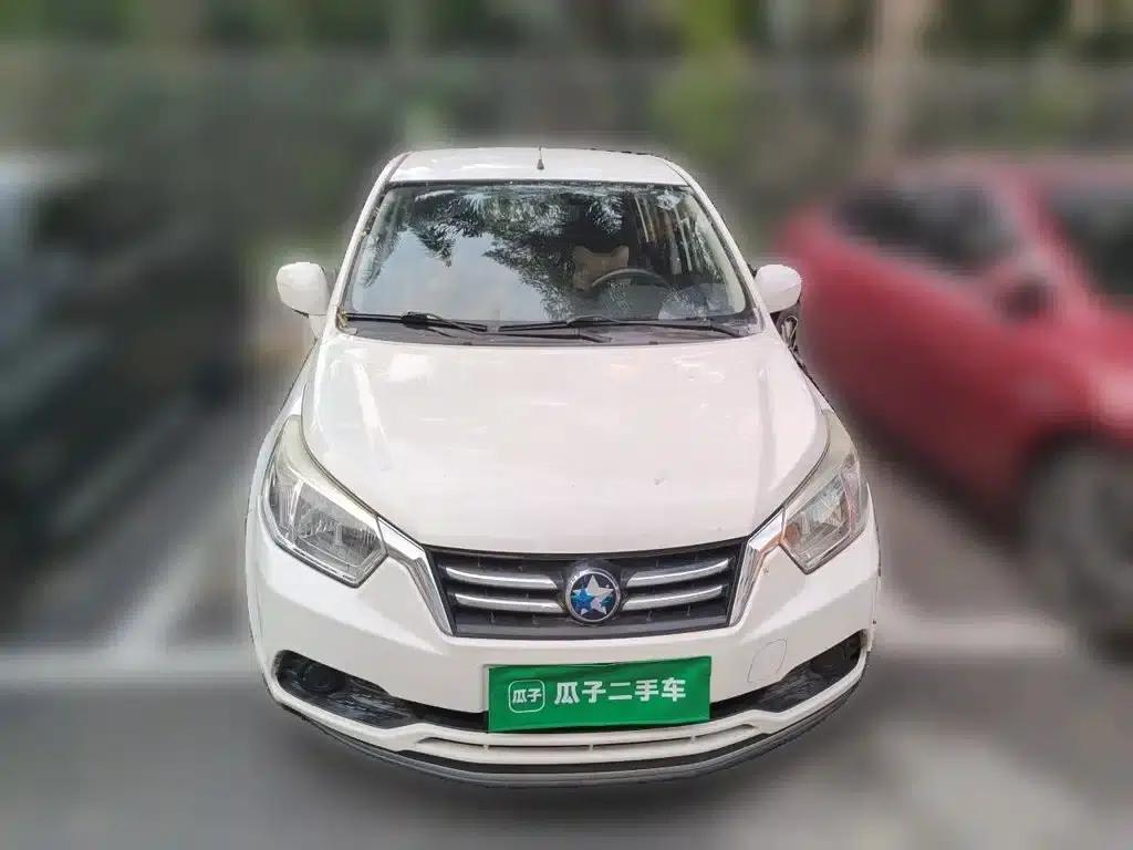 Venucia R50 2015 1.6L Automatic Fashion Edition — миниатюра 2