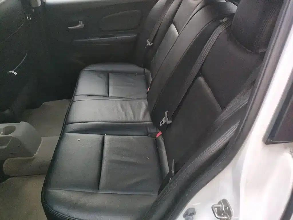 Venucia R50 2015 1.6L Automatic Fashion Edition — миниатюра 13