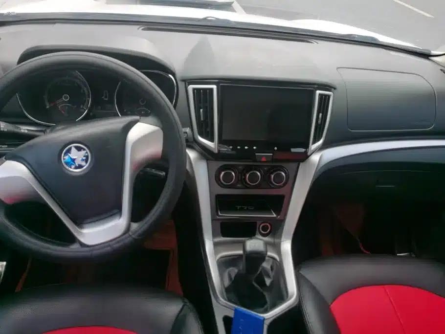 Venucia T70 2015 1.6L Manual Ruixing Edition — миниатюра 12