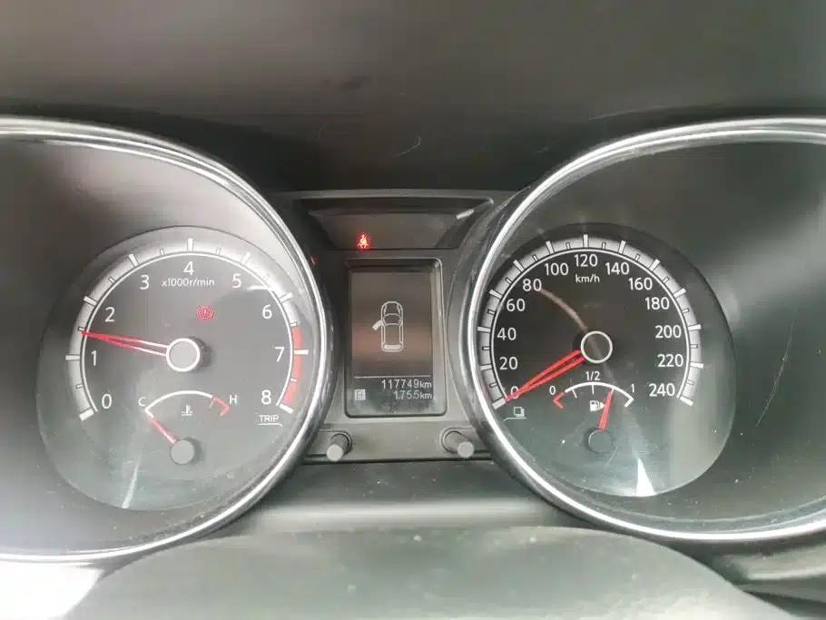 Venucia T70 2015 1.6L Manual Ruixing Edition — миниатюра 14