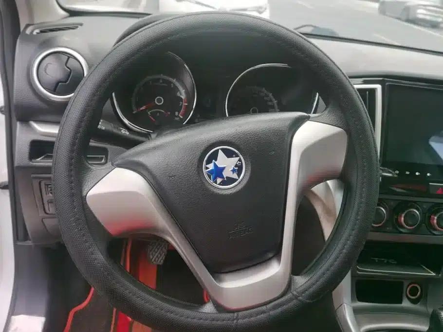 Venucia T70 2015 1.6L Manual Ruixing Edition — миниатюра 15