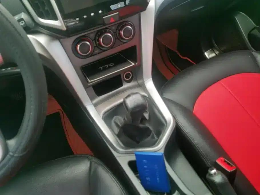 Venucia T70 2015 1.6L Manual Ruixing Edition — миниатюра 16