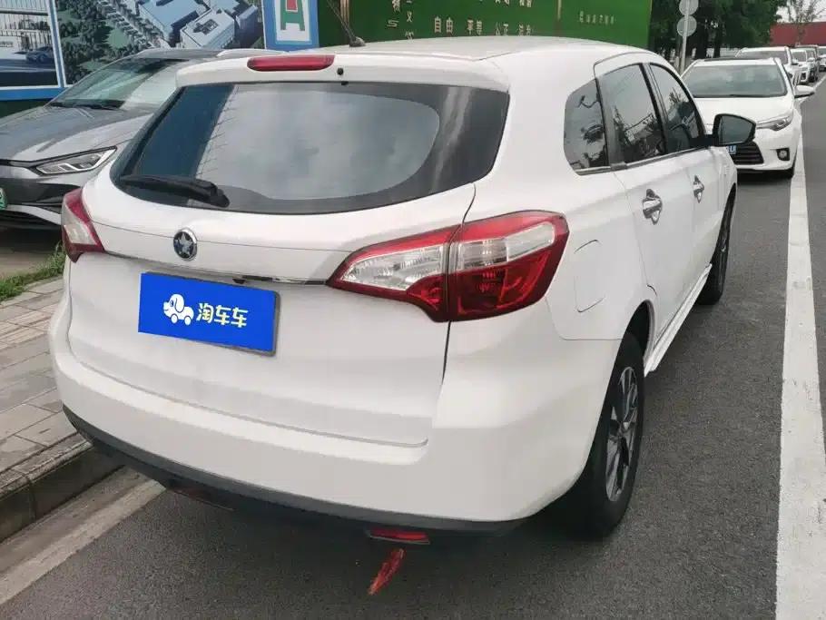 Venucia T70 2015 1.6L Manual Ruixing Edition — миниатюра 3