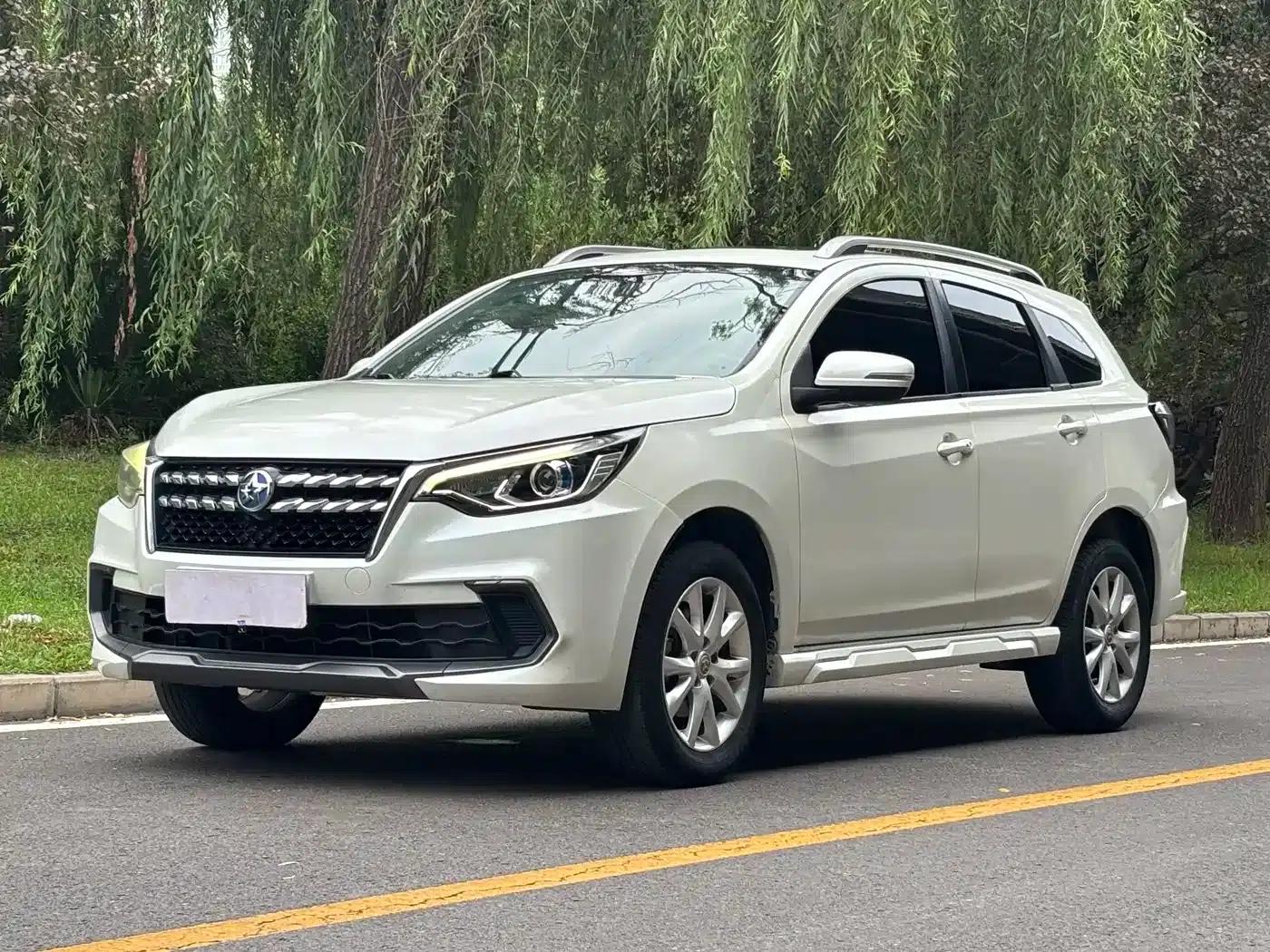 Venucia T70 2020 2.0L CVT Premium Edition (National VI Emission Standard) — миниатюра 1