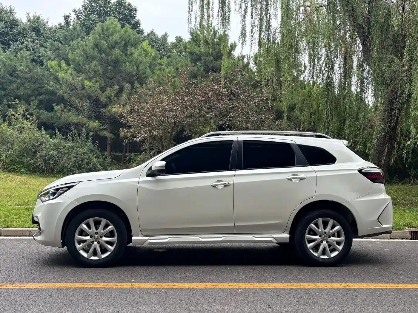 Venucia T70 2020 2.0L CVT Premium Edition (National VI Emission Standard) — миниатюра 3