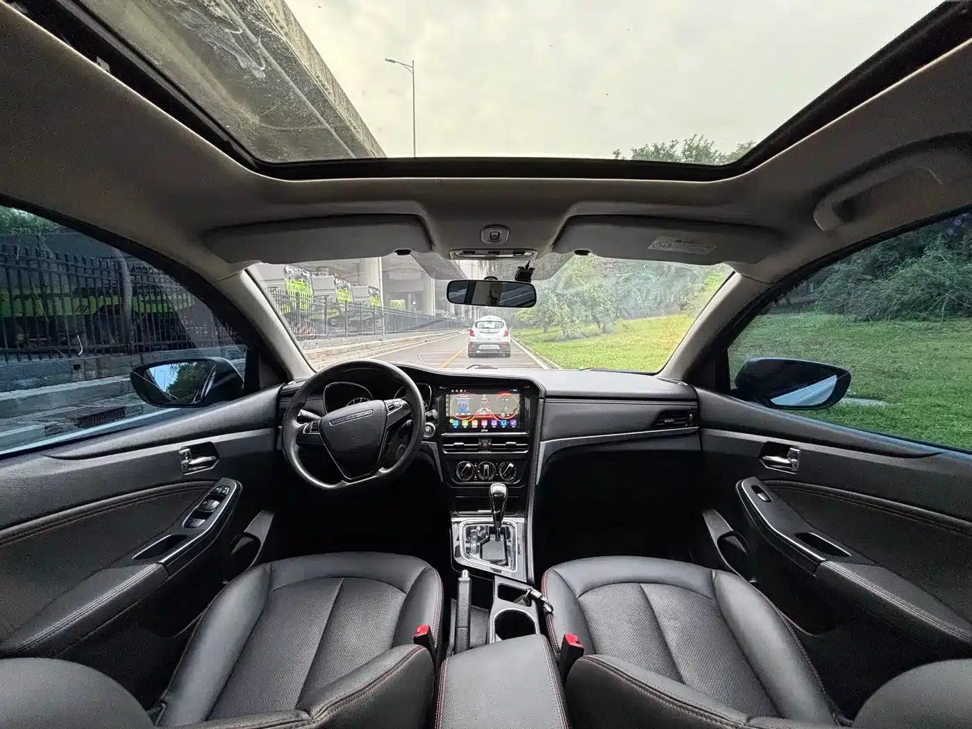 Venucia T70 2020 2.0L CVT Premium Edition (National VI Emission Standard) — миниатюра 9