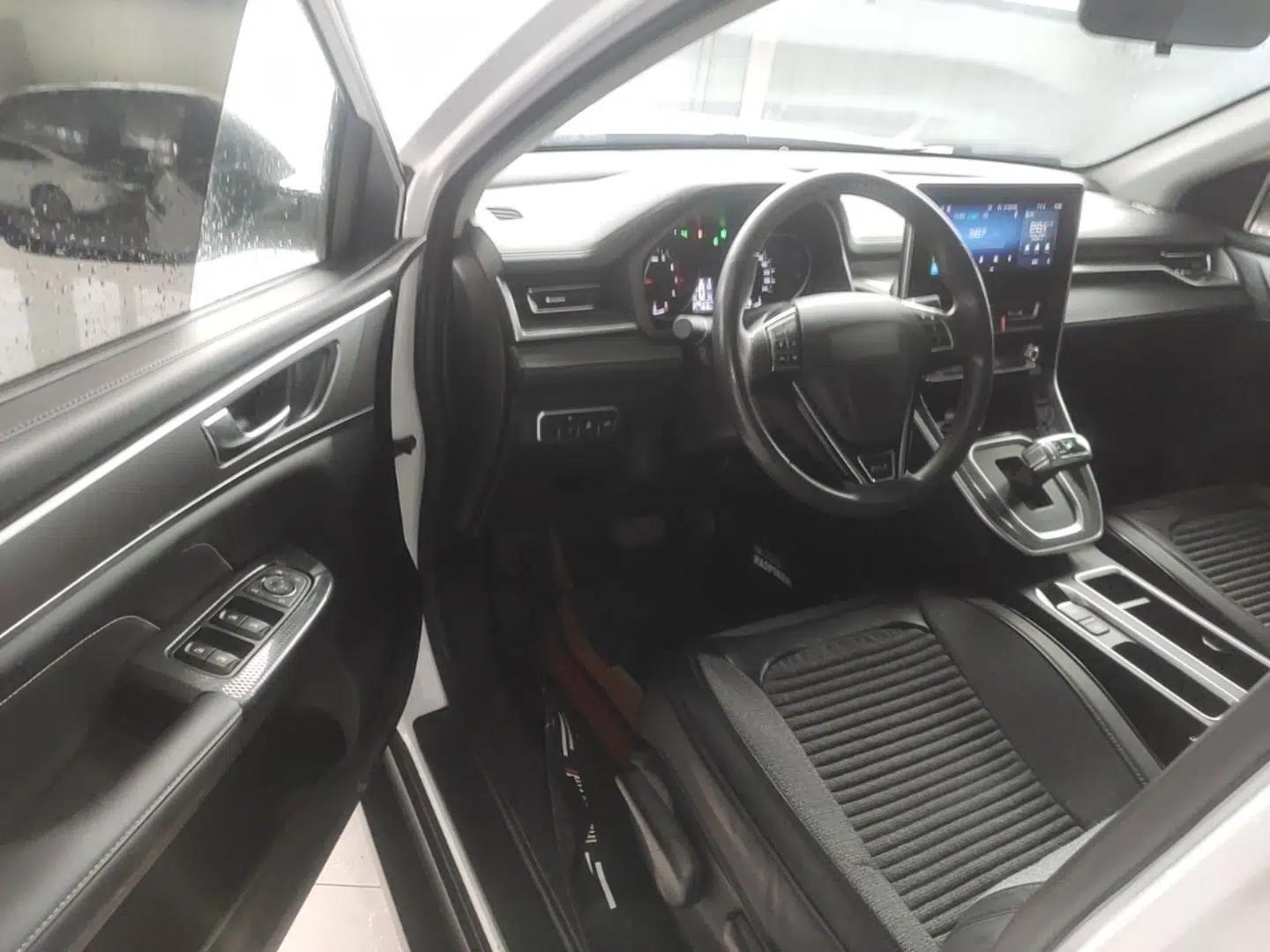 Haval M6 2023 PLUS 1.5T DCT Elite Smart Connectivity Model — миниатюра 18