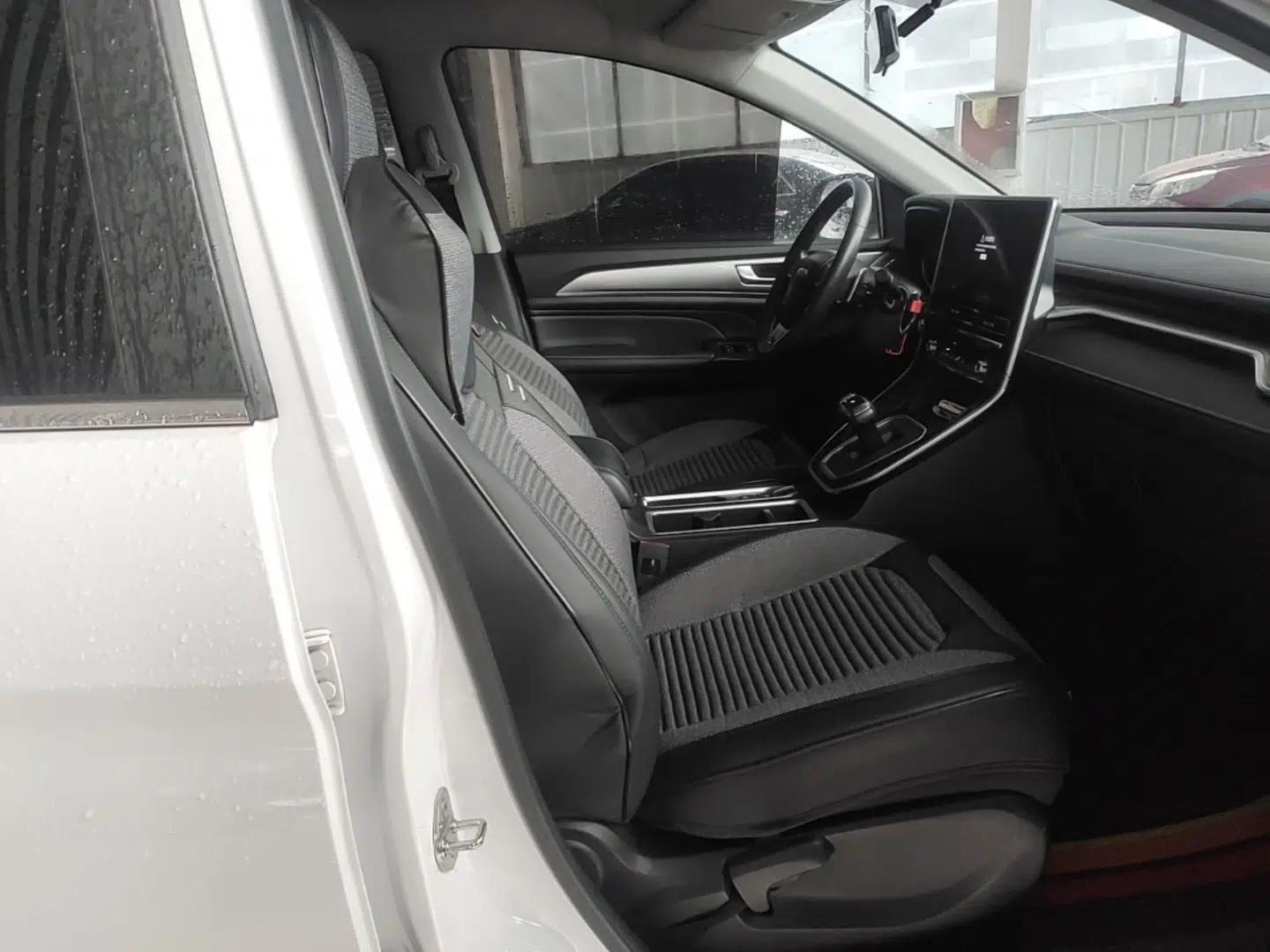 Haval M6 2023 PLUS 1.5T DCT Elite Smart Connectivity Model — миниатюра 19