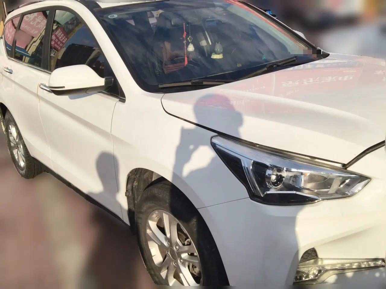 Haval M6 2017 1.5T Automatic Two-Wheel Drive Elite Model — миниатюра 3