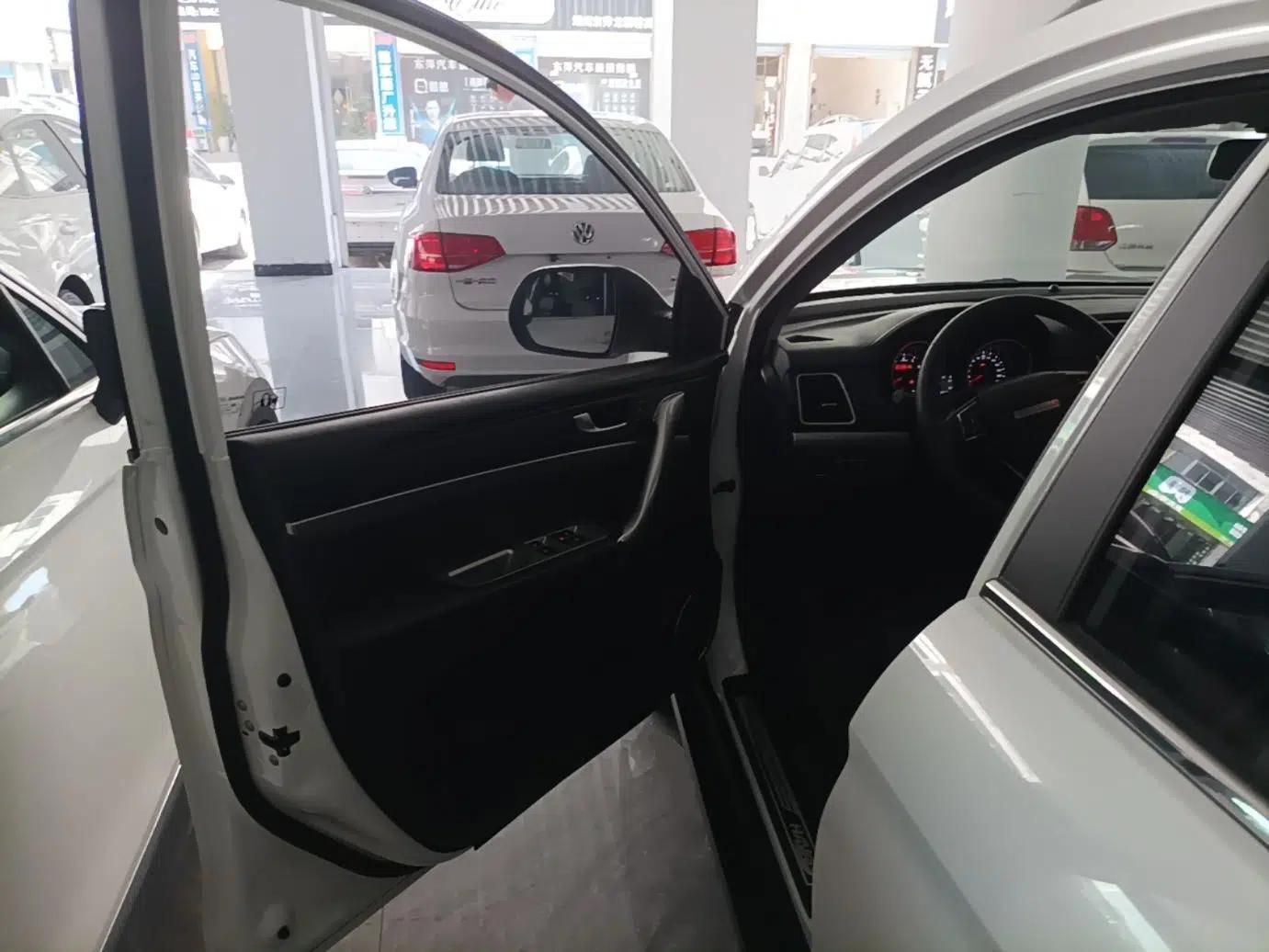 Haval M6 2018 Revised Version 1.5T DCT Two-Wheel Drive Elite Edition — миниатюра 18