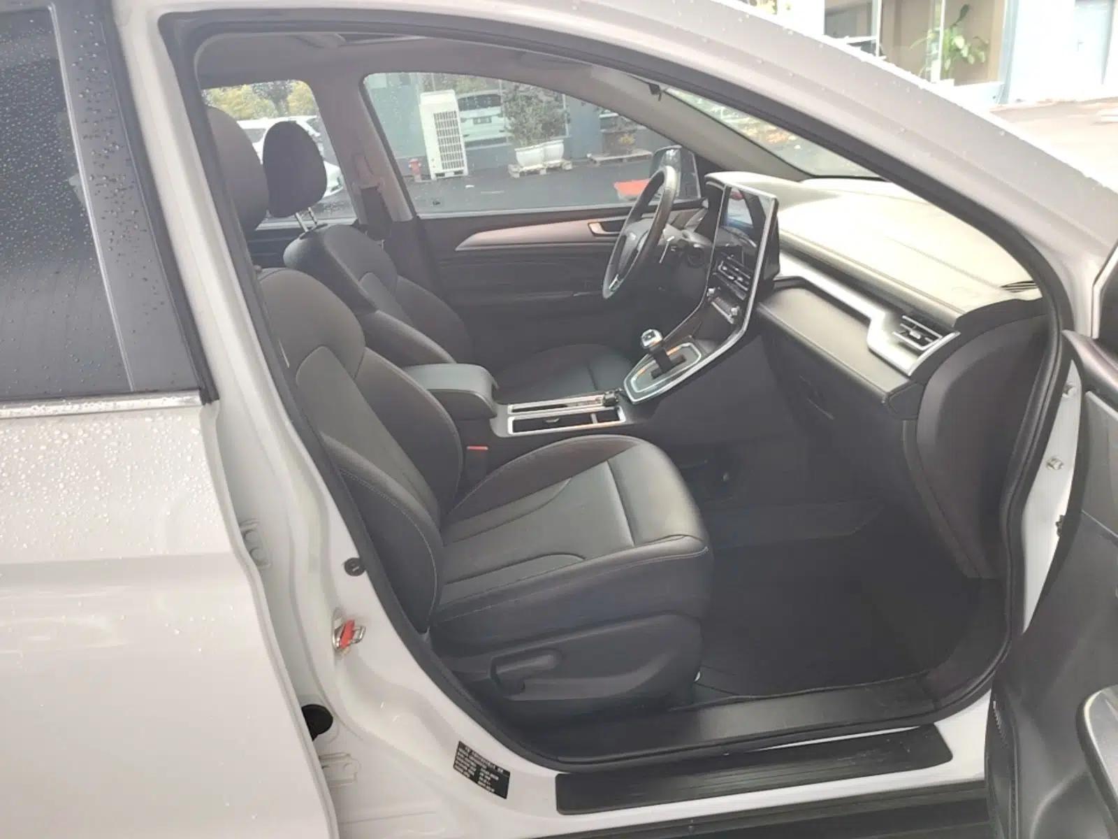 Haval M6 2023 PLUS 1.5T DCT Luxury Smart Connectivity Model — миниатюра 25