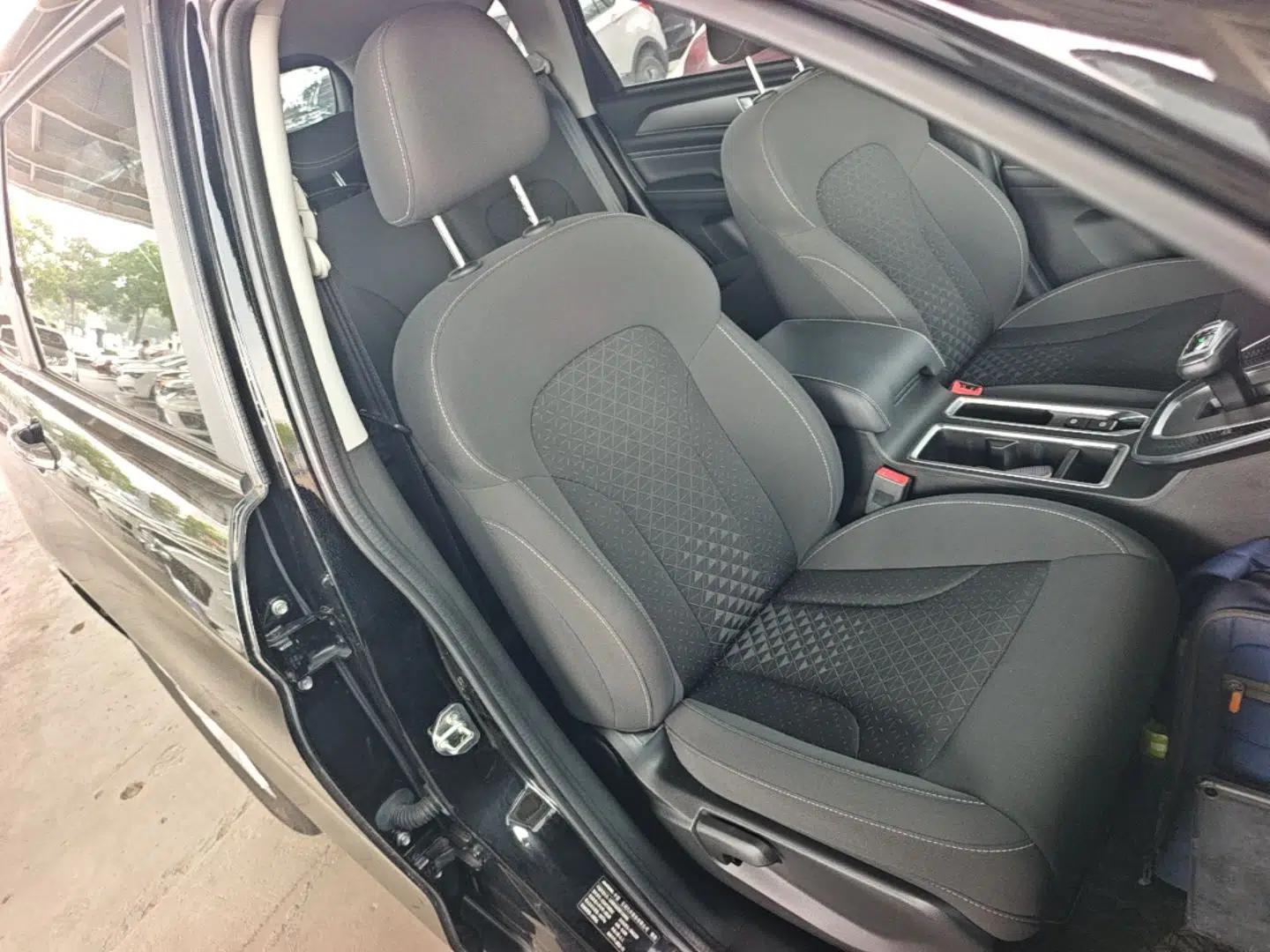 Haval M6 2021 PLUS 1.5T DCT Elite Smart Connectivity Model — миниатюра 24