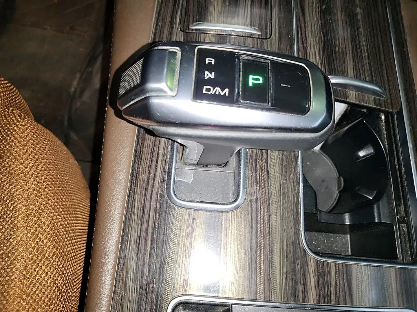Haval H9 2017 2.0T Gasoline 4x4 Premium 5-Seater — миниатюра 14