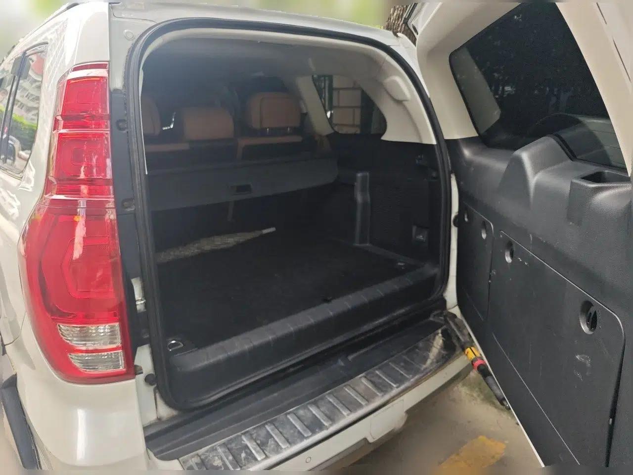 Haval H9 2017 2.0T Gasoline 4x4 Premium 5-Seater — миниатюра 19
