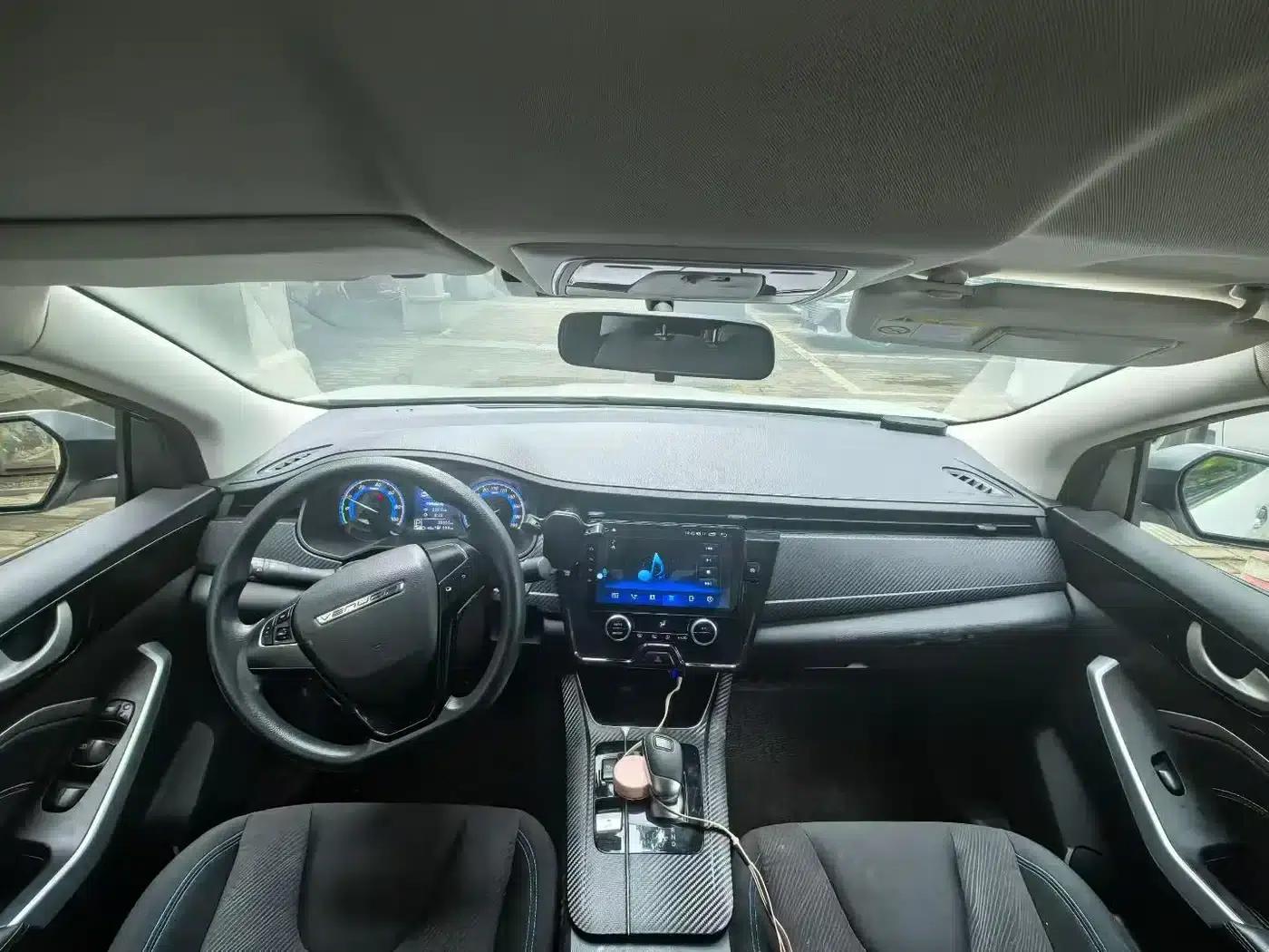 Venucia D60EV 2023 PLUS Comfort Edition SI — миниатюра 6