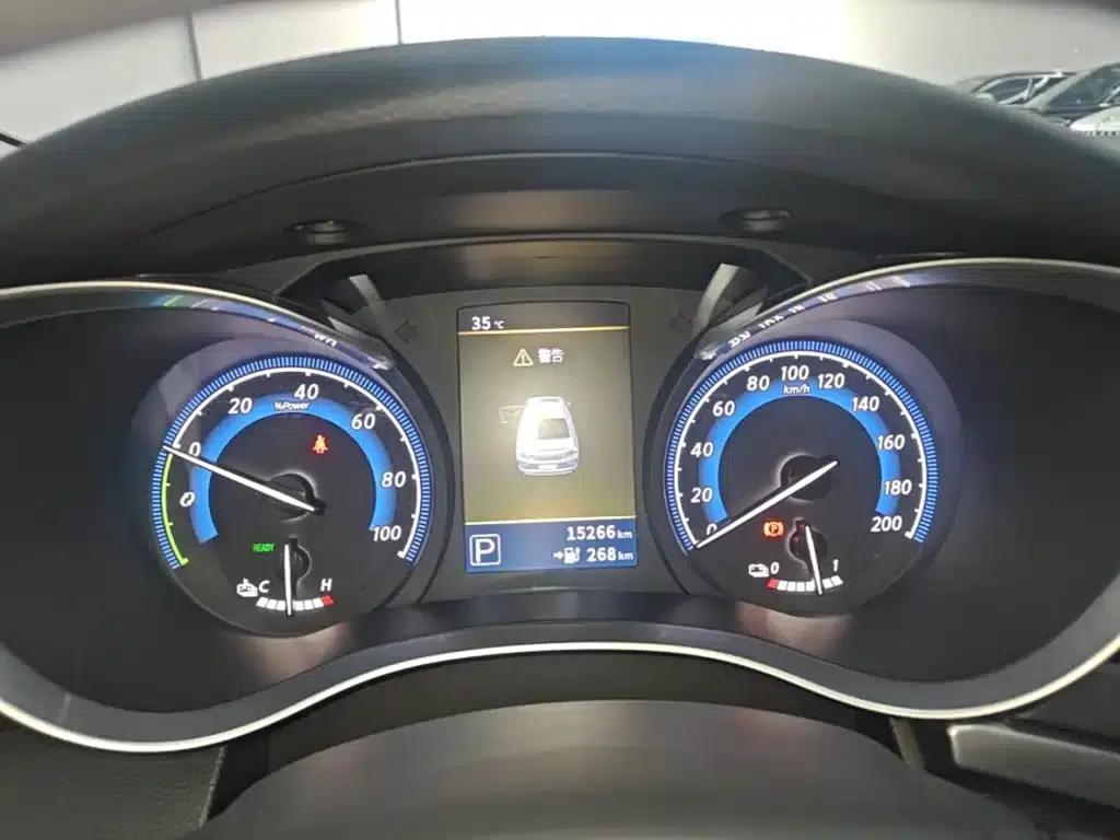 Venucia D60EV 2022 Battery Swapping Version — миниатюра 12