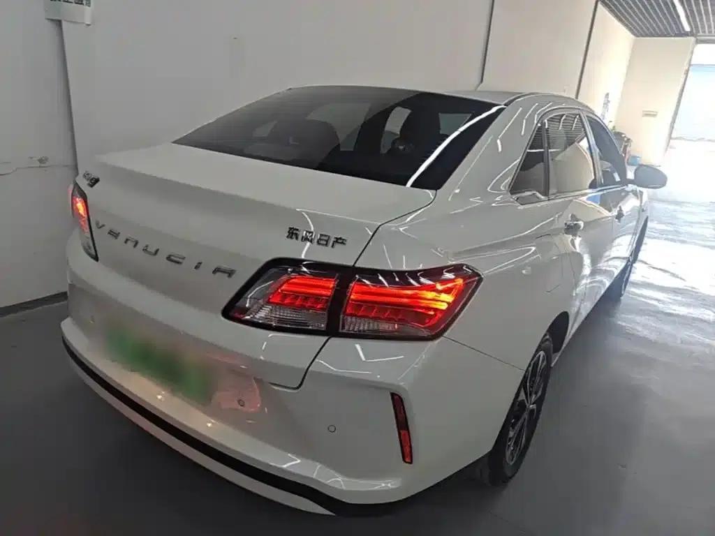 Venucia D60EV 2022 Battery Swapping Version — миниатюра 7