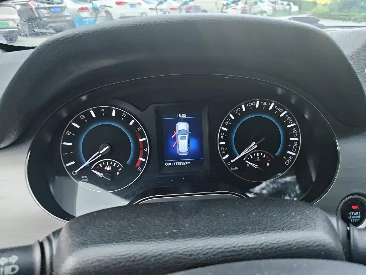 Haval H2 2014 1.5T Manual Two-Wheel Drive Elite Edition — миниатюра 11
