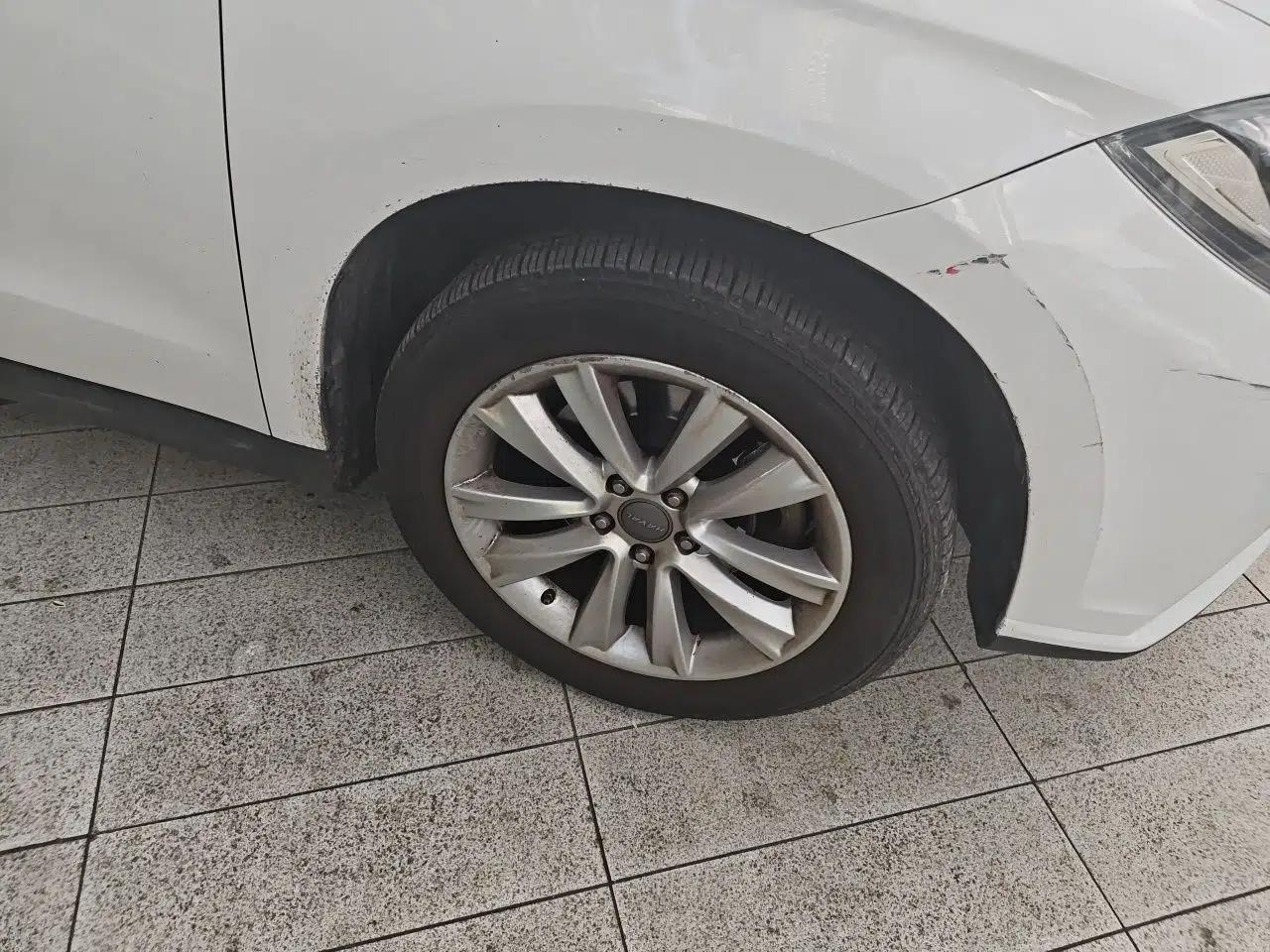 Haval H2 2014 1.5T Manual Two-Wheel Drive Elite Edition — миниатюра 8