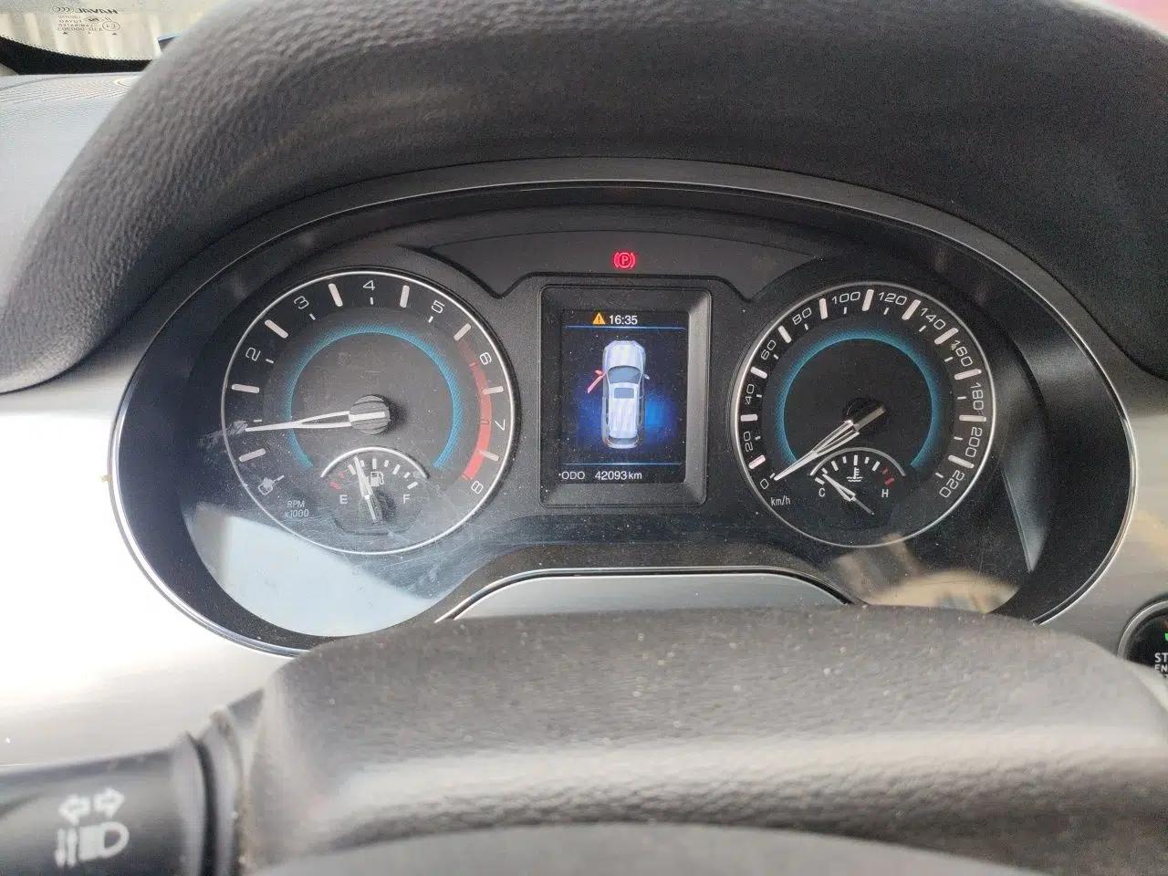 Haval H2 2014 1.5T Manual Two-Wheel Drive Elite Edition — миниатюра 11