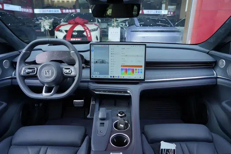 ZEEKR 001 2026 Max Edition 95kWh AWD — миниатюра 13
