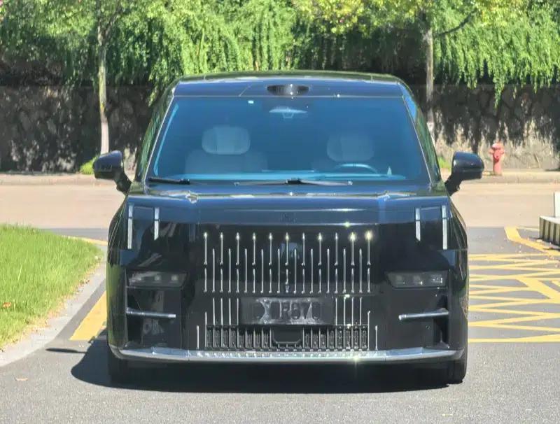 ZEEKR 009 2024 Model, Six-Seat Executive Edition, Four-Wheel Drive, 140kWh — миниатюра 2
