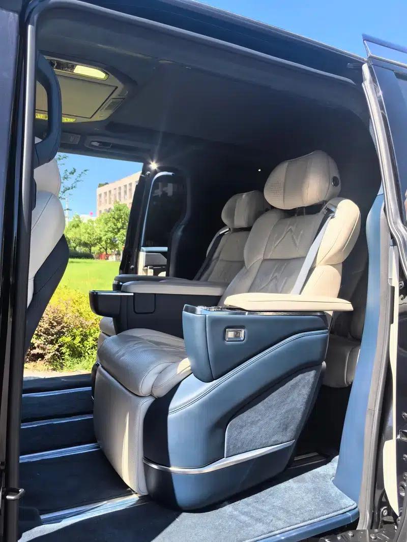 ZEEKR 009 2024 Model, Six-Seat Executive Edition, Four-Wheel Drive, 140kWh — миниатюра 9