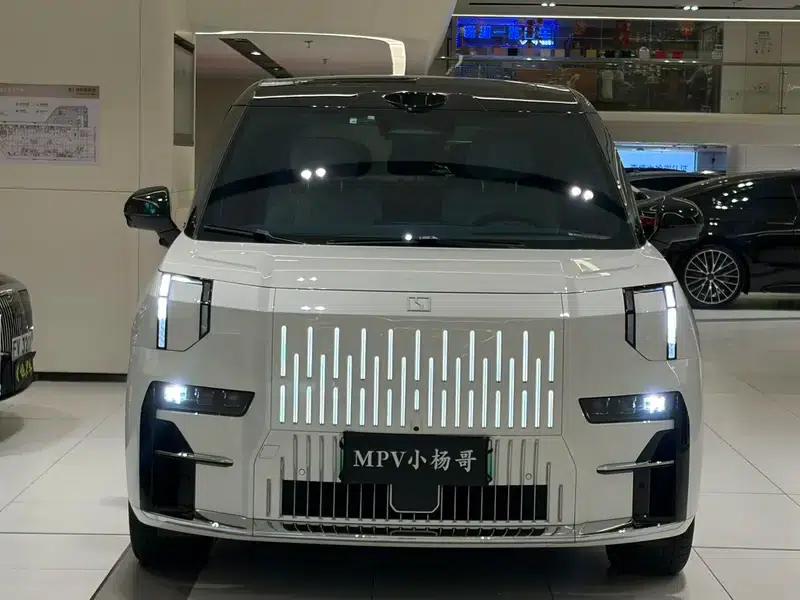 ZEEKR 009 2024 Model, 7-Seat Aisle Version, 2WD, 108kWh — миниатюра 2