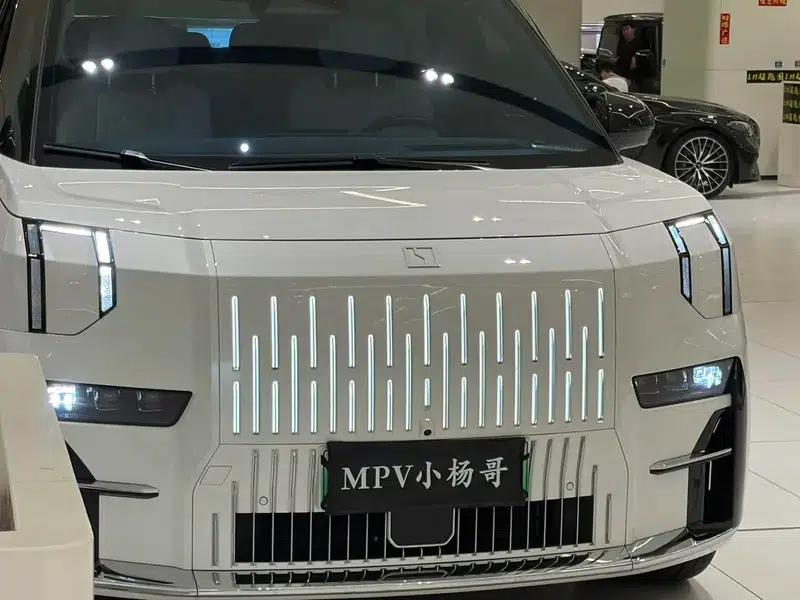 ZEEKR 009 2024 Model, 7-Seat Aisle Version, 2WD, 108kWh — миниатюра 9