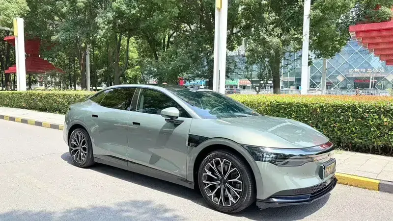 ZEEKR 007 2025 Rear-Wheel Drive Intelligent Driving Edition 75kWh — миниатюра 3
