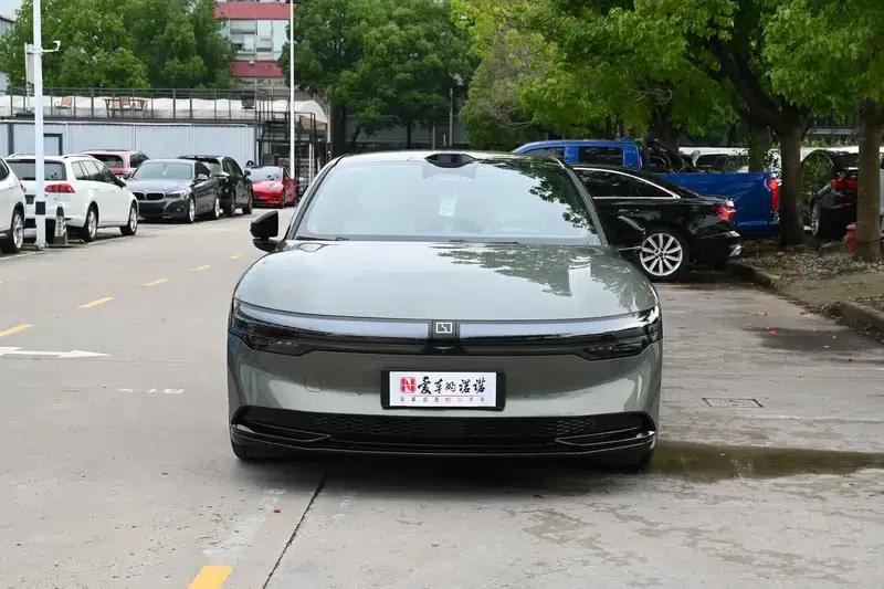 ZEEKR 007 2025 Long Range Rear-Wheel Drive Intelligent Driving Edition 100kWh — миниатюра 2