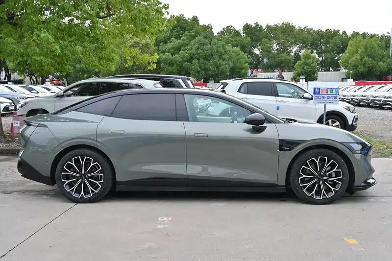 ZEEKR 007 2025 Long Range Rear-Wheel Drive Intelligent Driving Edition 100kWh — миниатюра 6