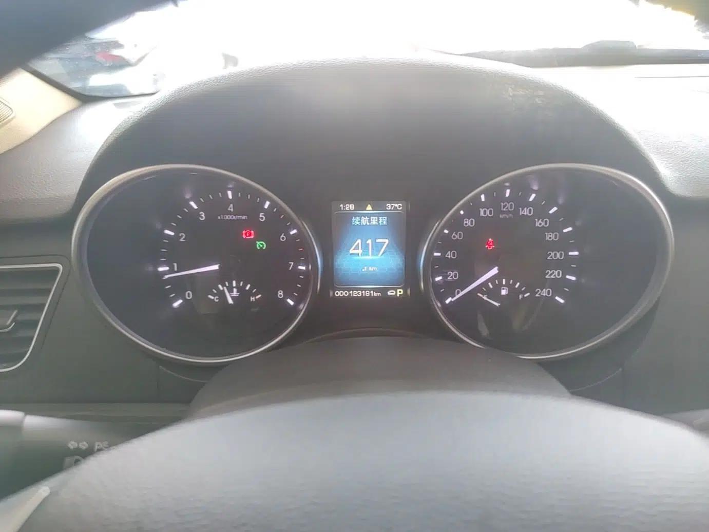Haval H8 2015 2.0T Four-Wheel Drive Elite Model — миниатюра 19