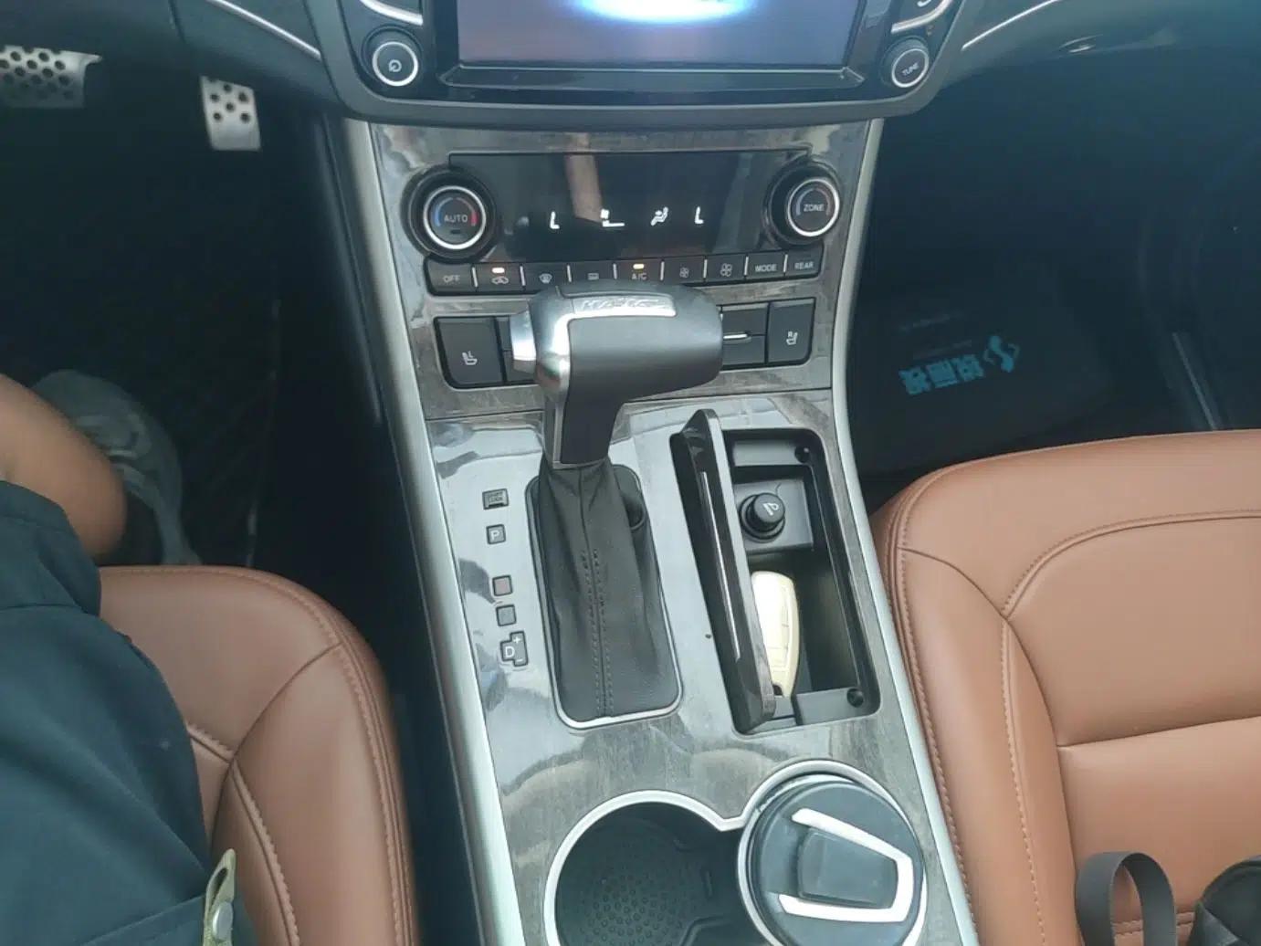 Haval H8 2015 2.0T Four-Wheel Drive Elite Model — миниатюра 21