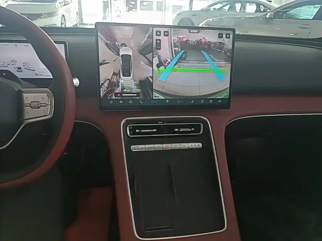 Fengyun A9L 2025 All-Wheel Drive High-Performance Peak Edition — миниатюра 13