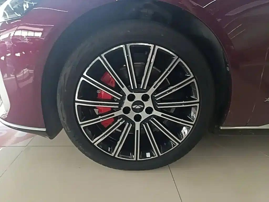 Fengyun A9L 2025 All-Wheel Drive High-Performance Peak Edition — миниатюра 23