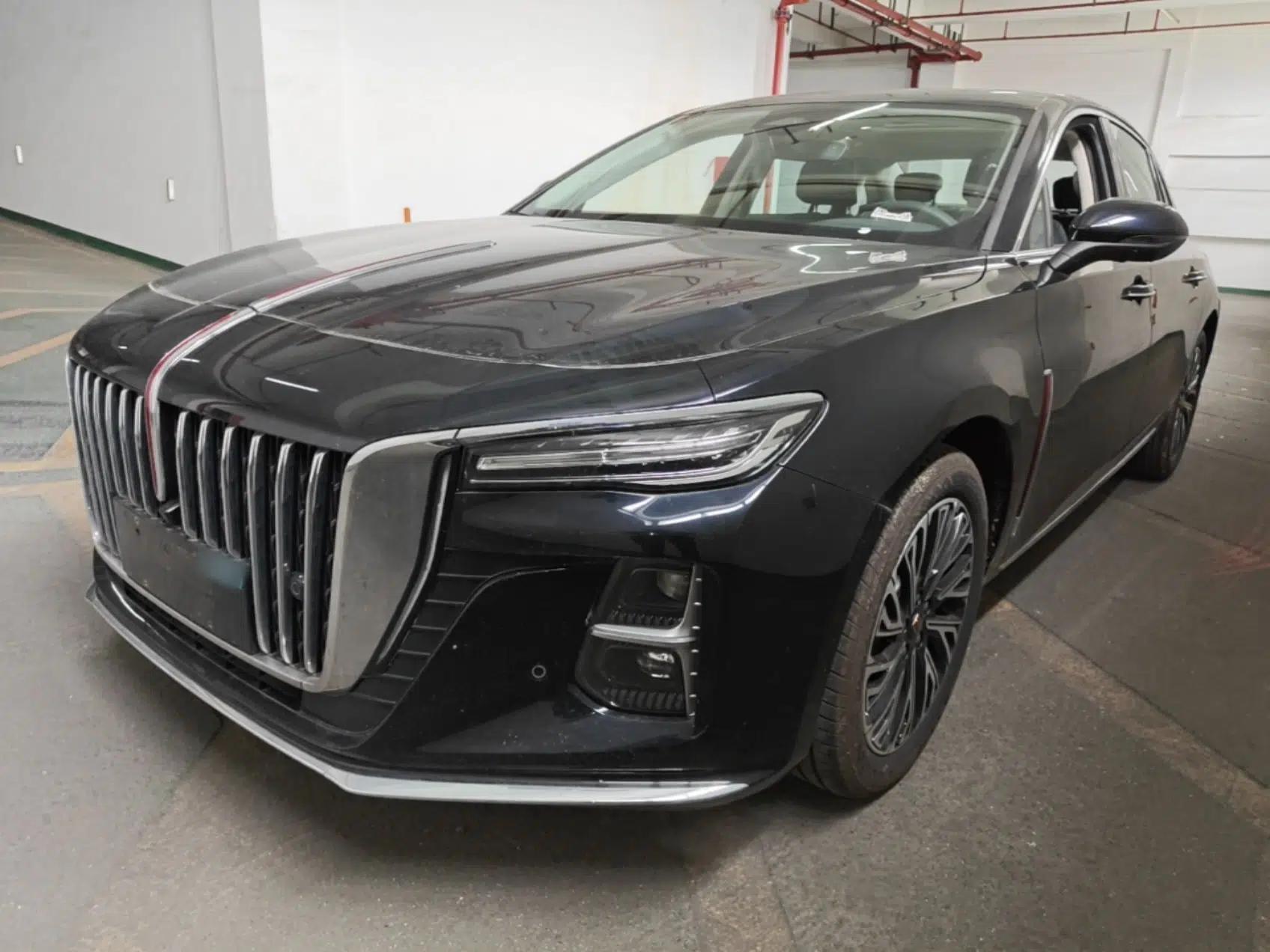 Hongqi H5 2025 2.0T Automatic Flag Edition – 500 000 Units Commemorative Version — миниатюра 1