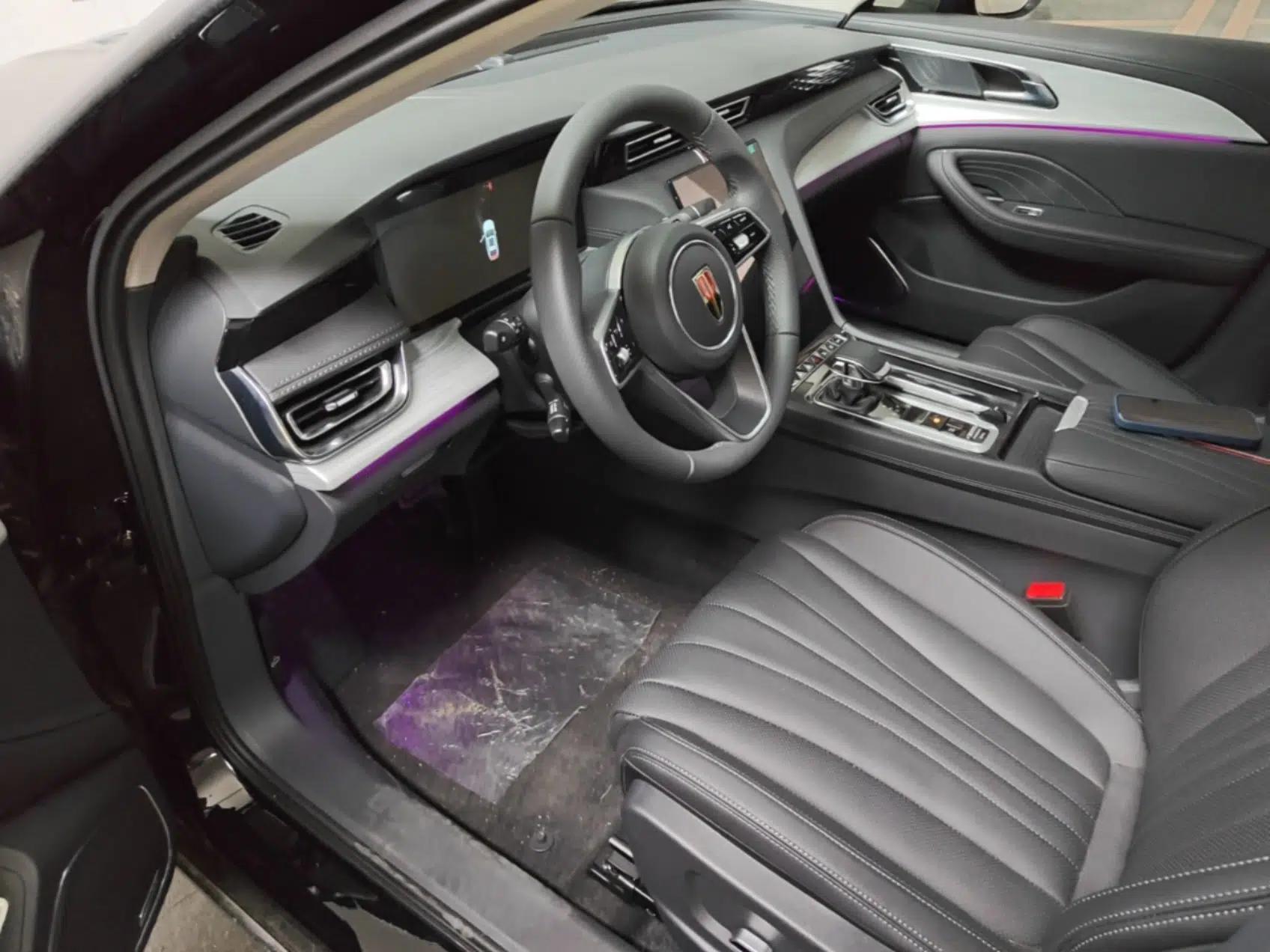 Hongqi H5 2025 2.0T Automatic Flag Edition – 500 000 Units Commemorative Version — миниатюра 18