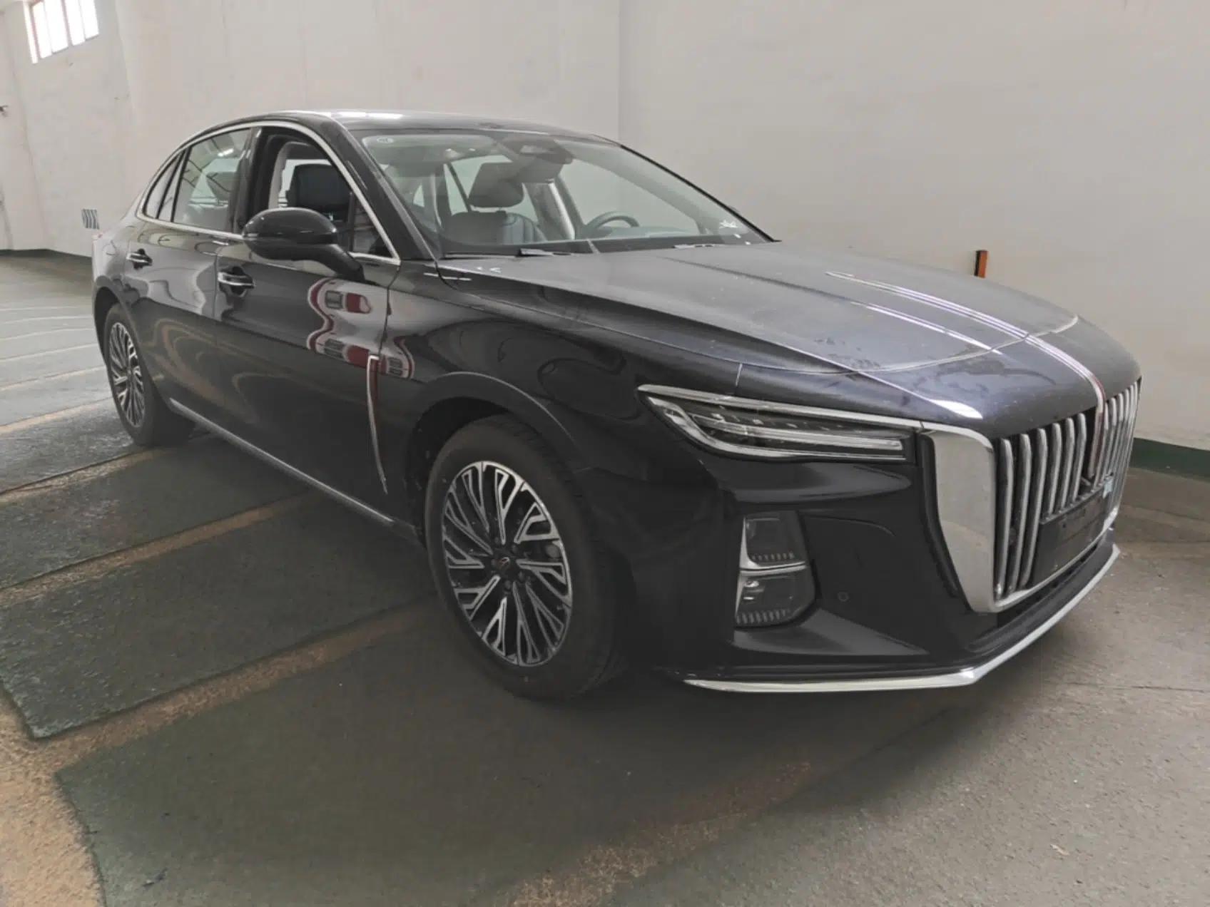 Hongqi H5 2025 2.0T Automatic Flag Edition – 500 000 Units Commemorative Version — миниатюра 3