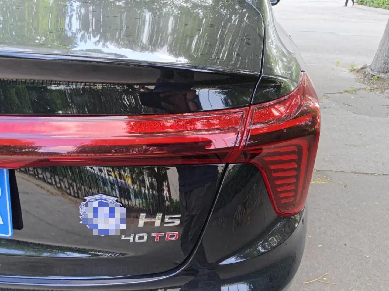 Hongqi H5 2026 Model 2.0T Automatic Qi Ling Pro Edition — миниатюра 9