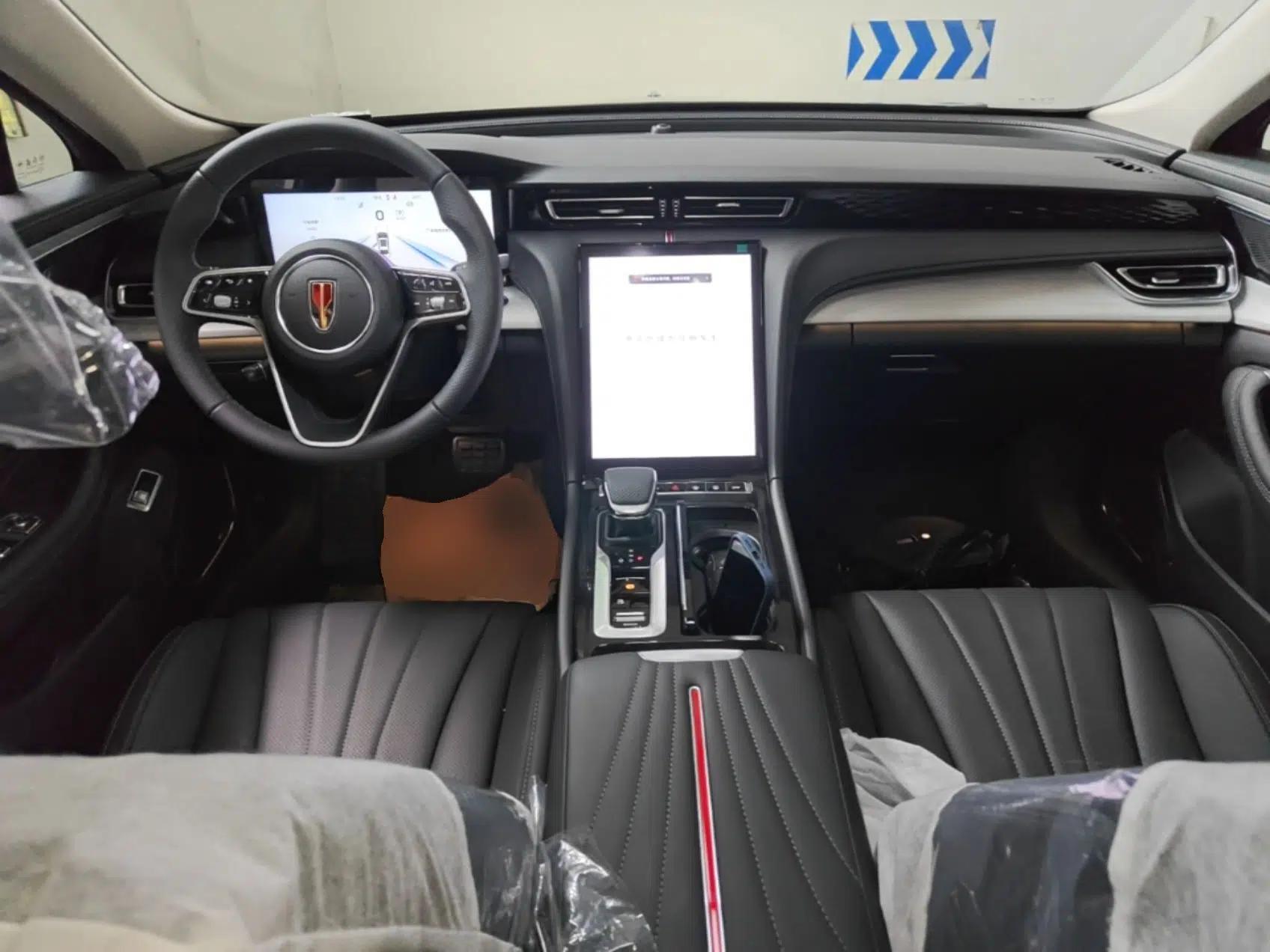 Hongqi H5 2025 2.0T Automatic Flag Edition – 500 000 Units Commemorative Version — миниатюра 12
