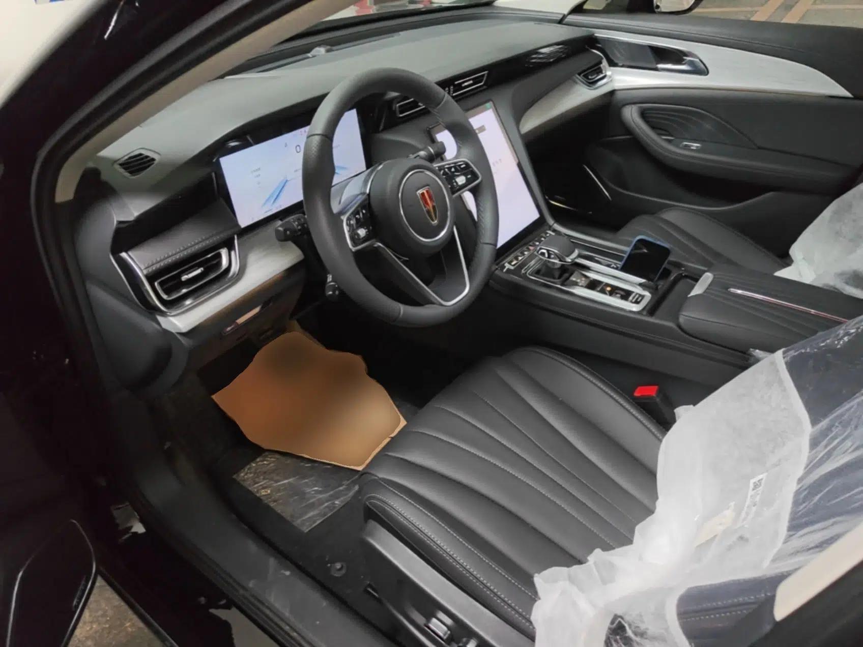 Hongqi H5 2025 2.0T Automatic Flag Edition – 500 000 Units Commemorative Version — миниатюра 18