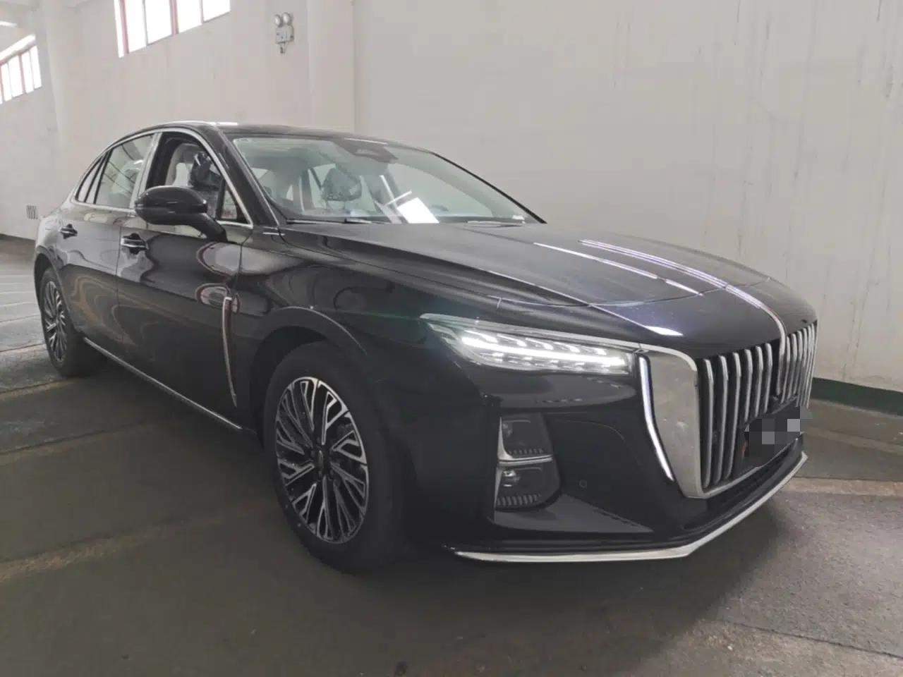 Hongqi H5 2025 2.0T Automatic Flag Edition – 500 000 Units Commemorative Version — миниатюра 3