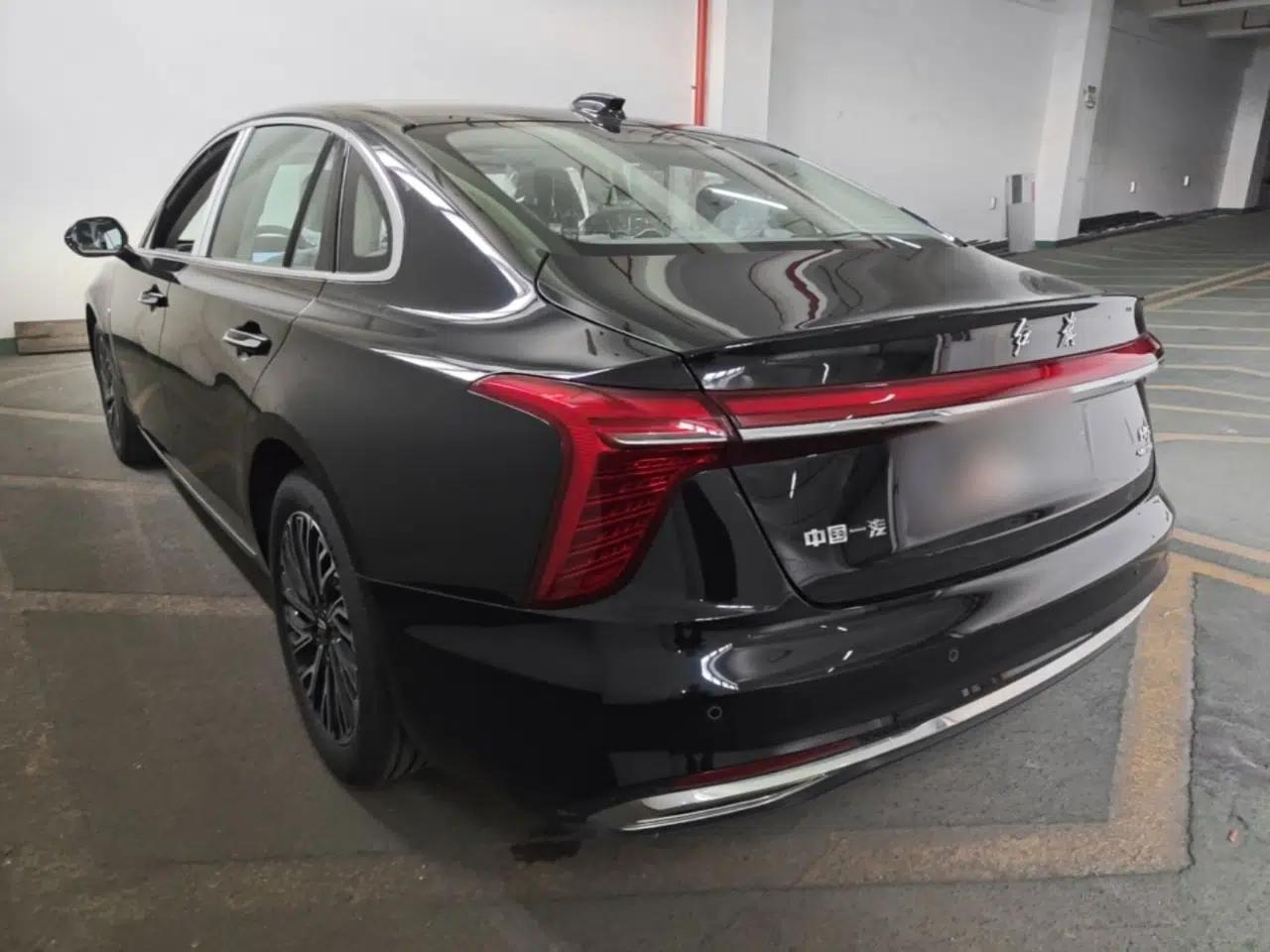 Hongqi H5 2025 2.0T Automatic Flag Edition – 500 000 Units Commemorative Version — миниатюра 4