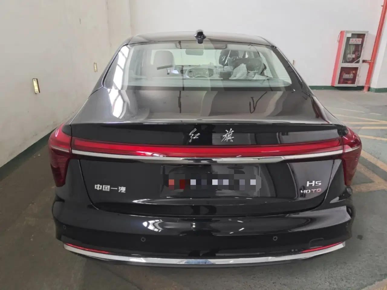 Hongqi H5 2025 2.0T Automatic Flag Edition – 500 000 Units Commemorative Version — миниатюра 5
