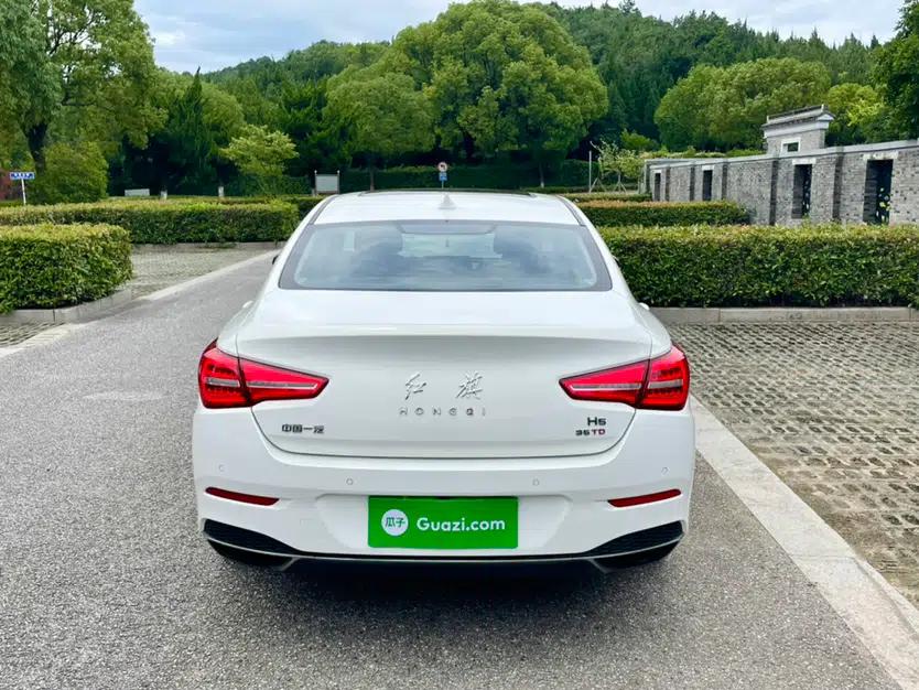 Hongqi H5 2020 1.8T Automatic Smart Connect Flagship Edition — миниатюра 16